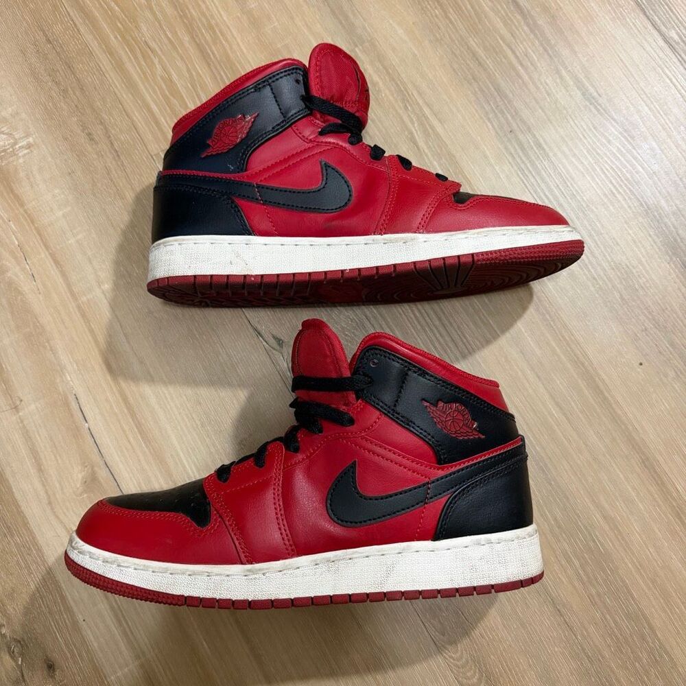 Jordan 1s Bred Sz 6.5Y 8W Red Black Nike Air Streetwear Big Kid Sneakers No Box